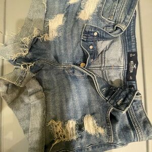 Hollister High-Rise Mom Shorts in Classic Blue